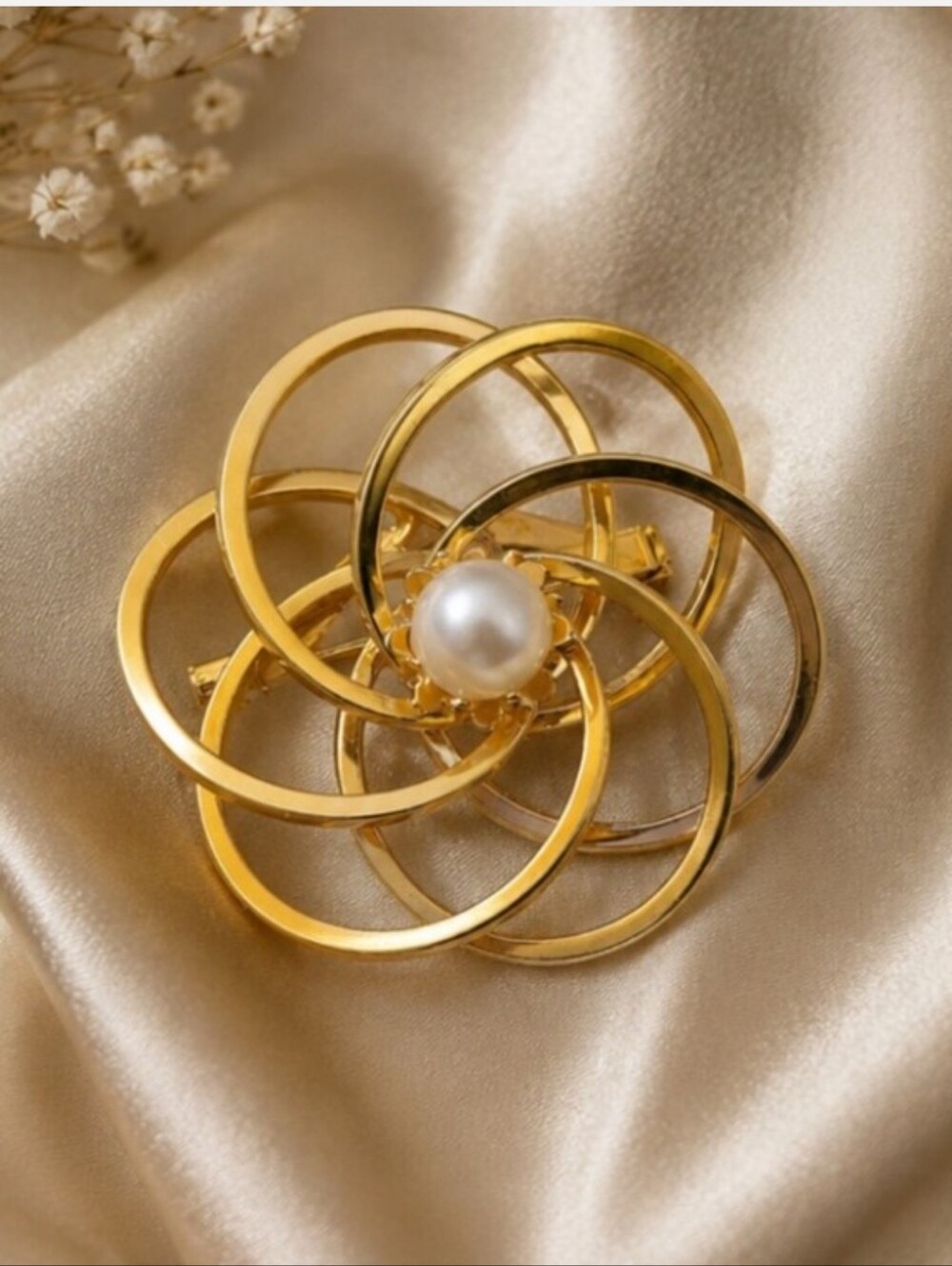 Avon Gold-Tone Swirl Brooch with Central Pearl